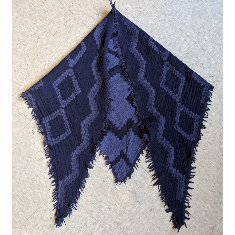 Wilfred Aritzia Diamond Mosaic Triangle Scarf wrap shawl 100% Wool Blue Fringe